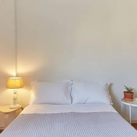 Bright Lovely In Apartment Thessaloniki